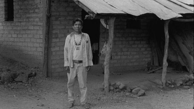 film still La sombra de un dios